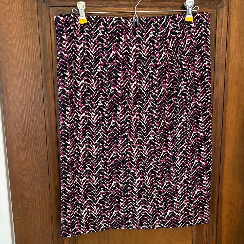 Women's Pink & Black Patterned Pencil Skirt